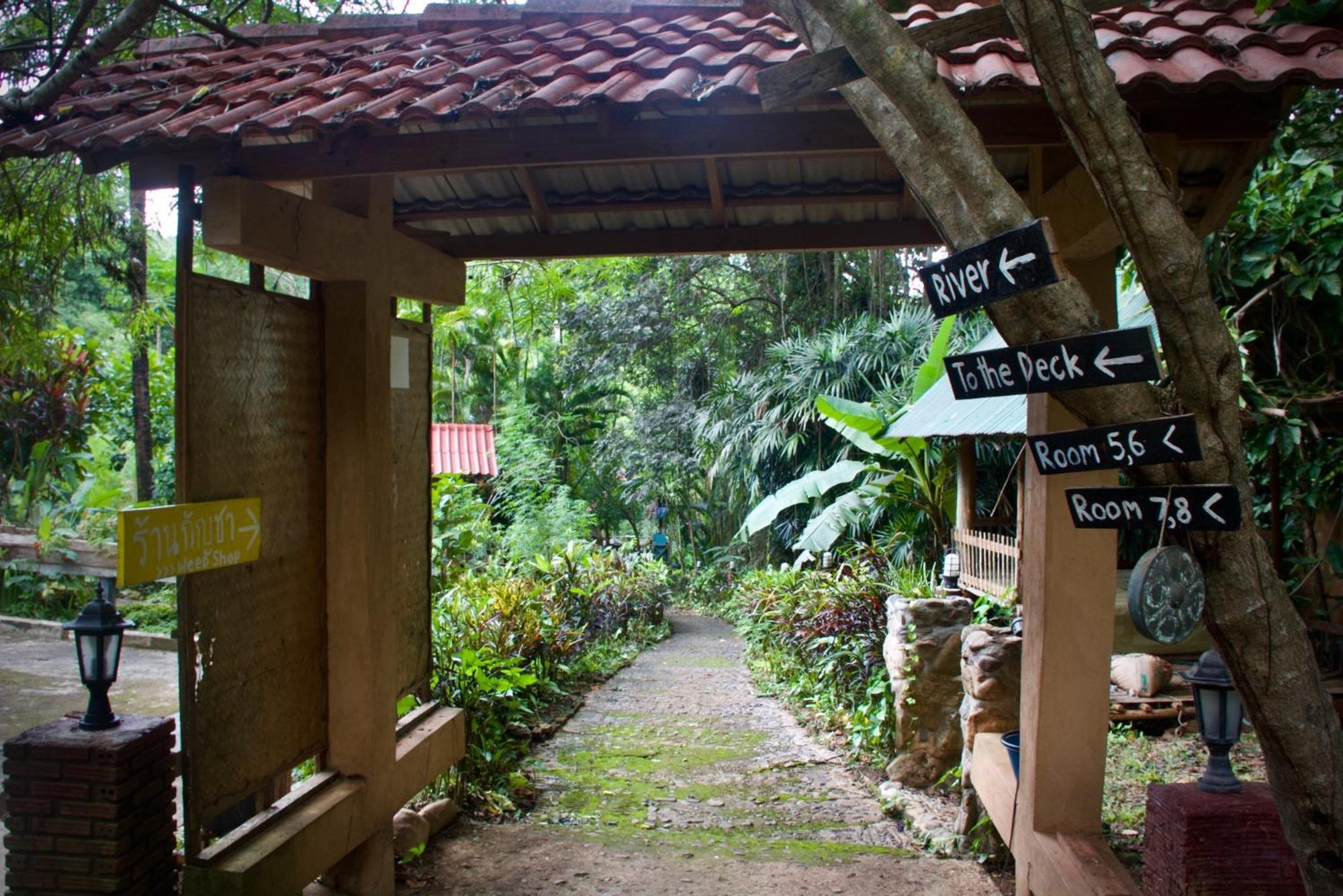 Aerie Lodge Pang Mapha Exterior photo